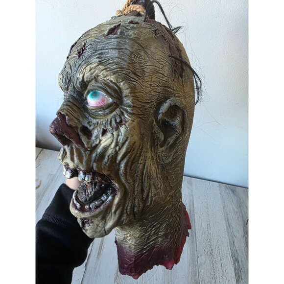 Vintage rubber zombie head skull beheaded hanging Halloween prop nail realistic - Picture 8 of 13